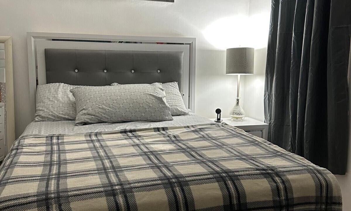 Photo of Bedroom in Perth Amboy