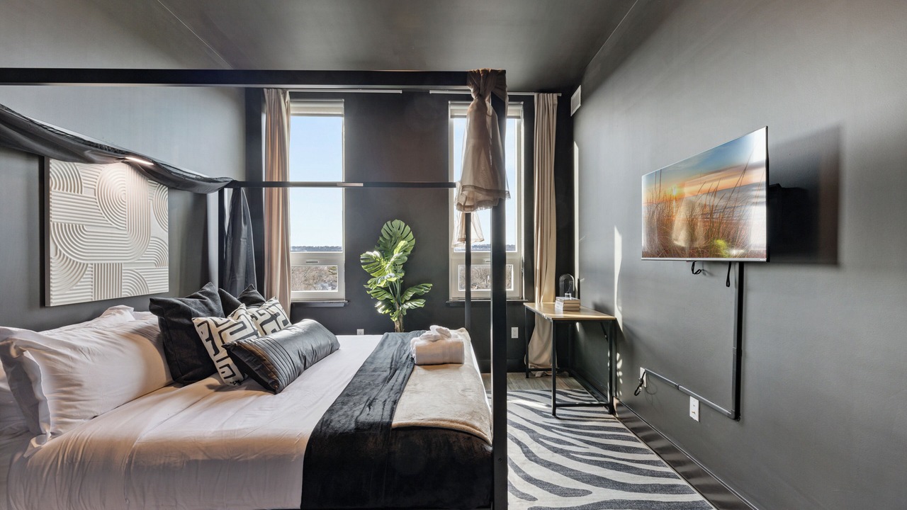 Photo of Bedroom in Orange