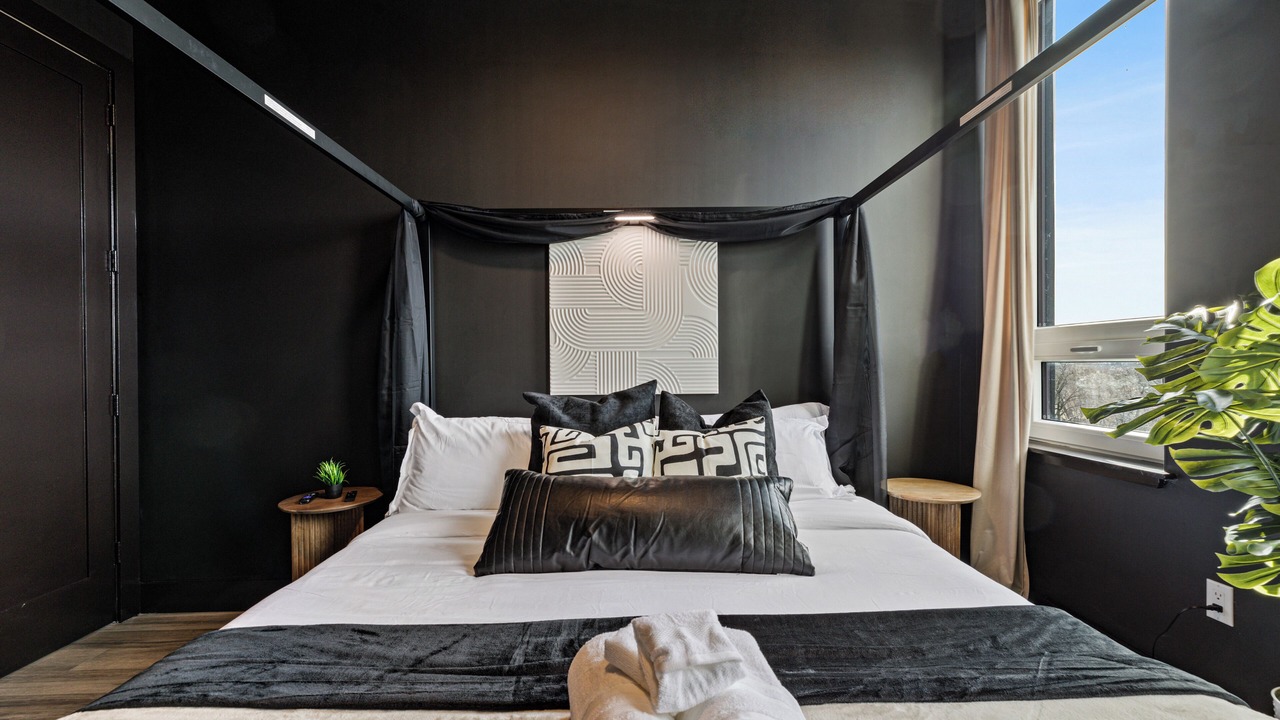 Photo of Bedroom in Orange