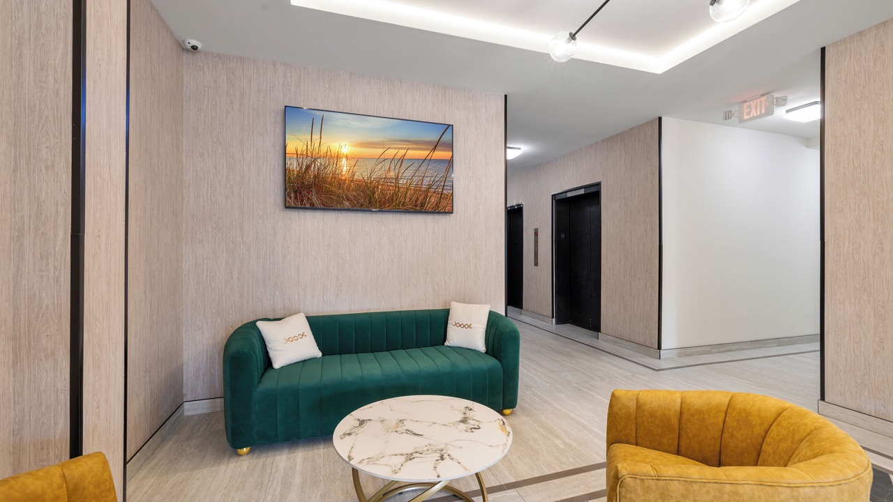 Photo of Livingroom in Orange