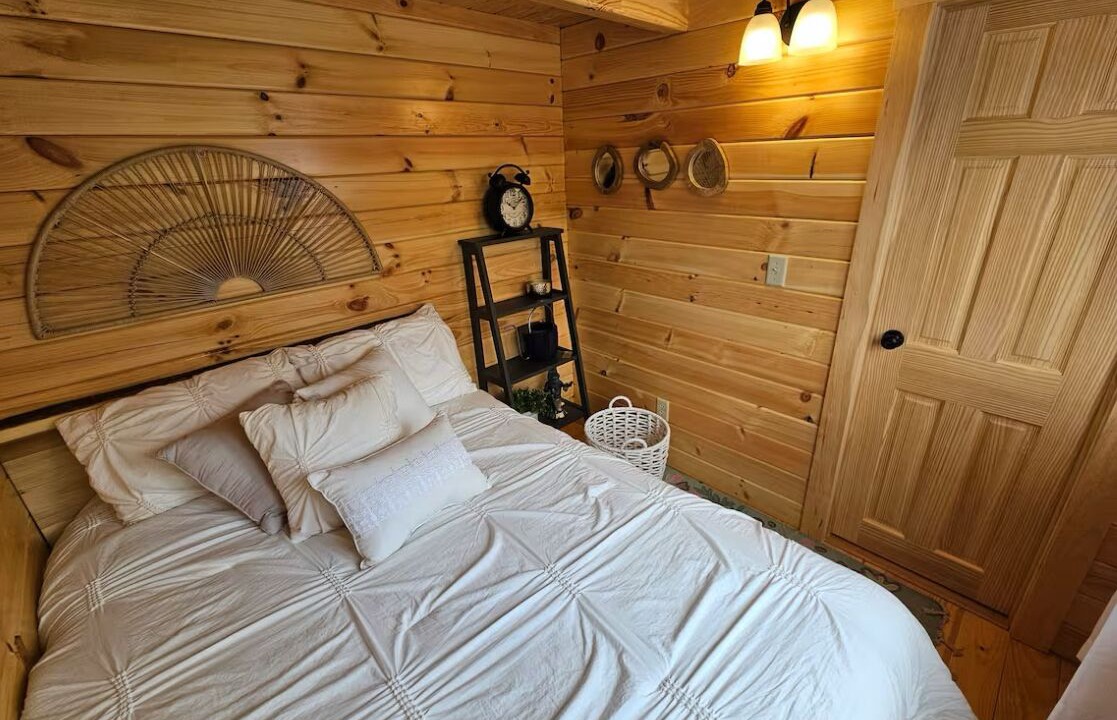Photo of Bedroom in Gap