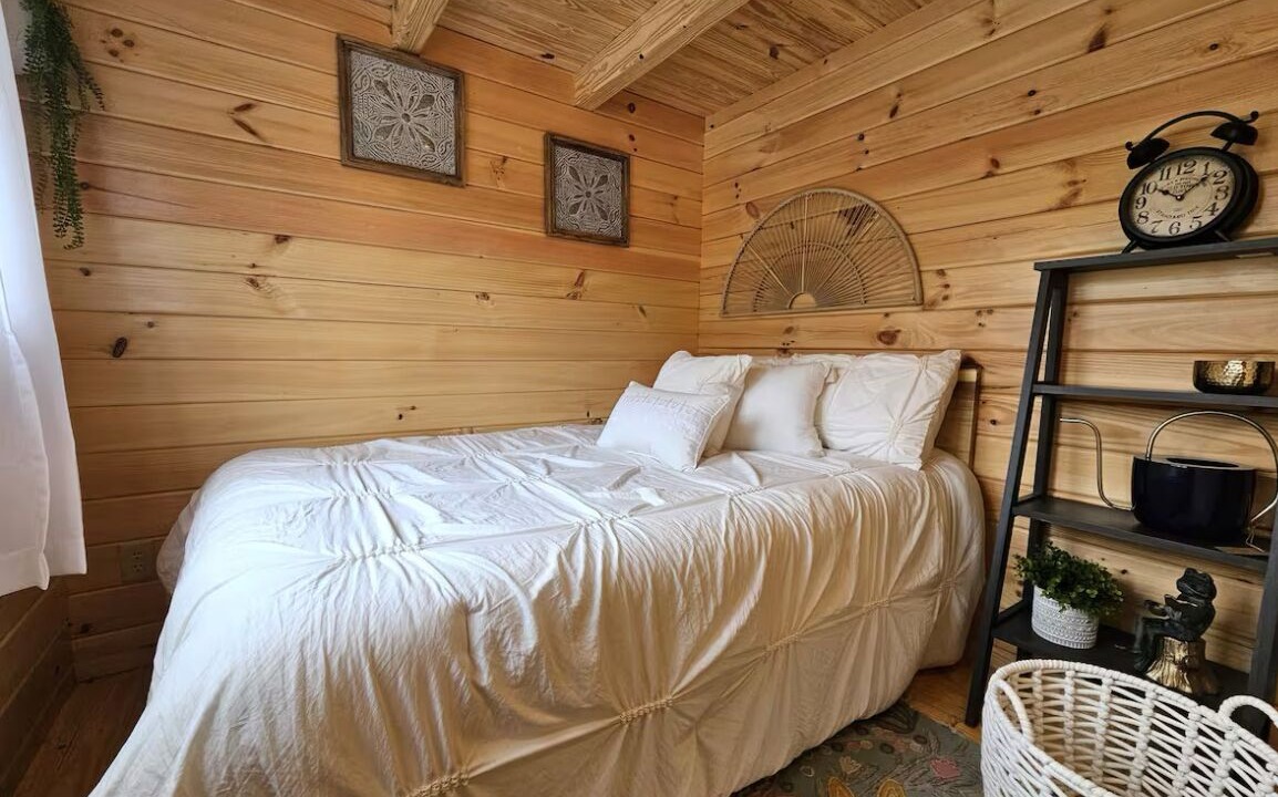 Photo of Bedroom in Gap