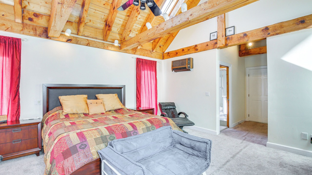 Photo of Bedroom in Bethel