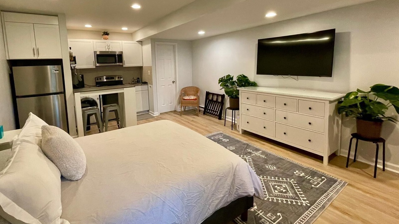 Photo of Bedroom in South Oakland