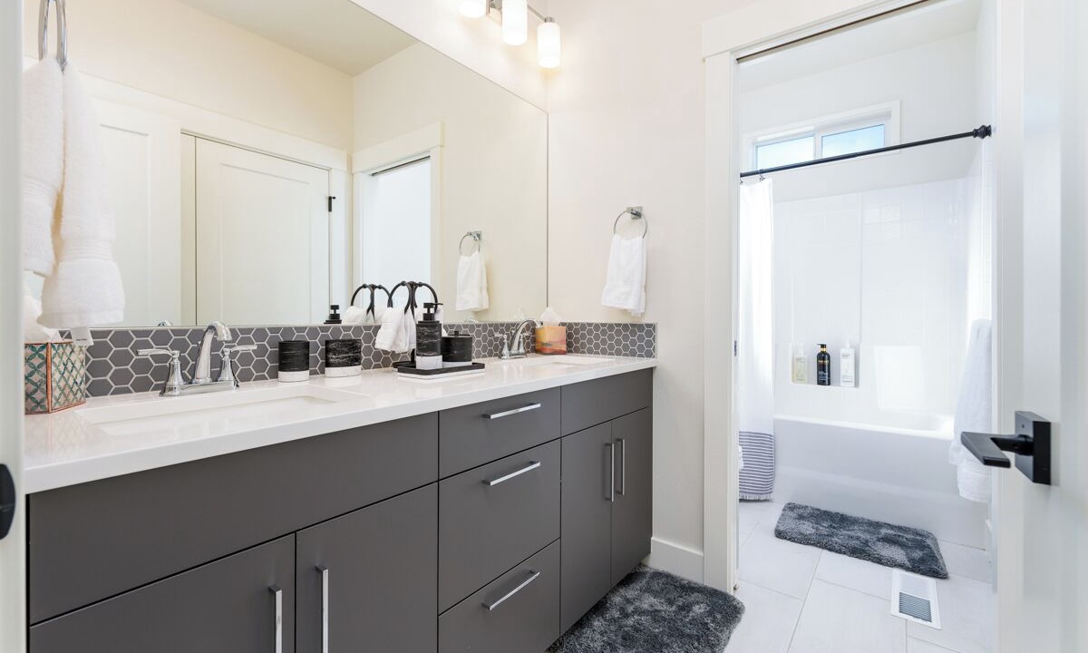 Photo of Bathroom in Cascade