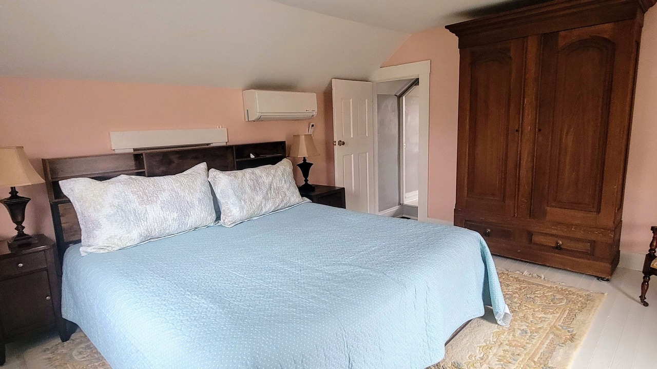 Photo of Bedroom in New Trenton