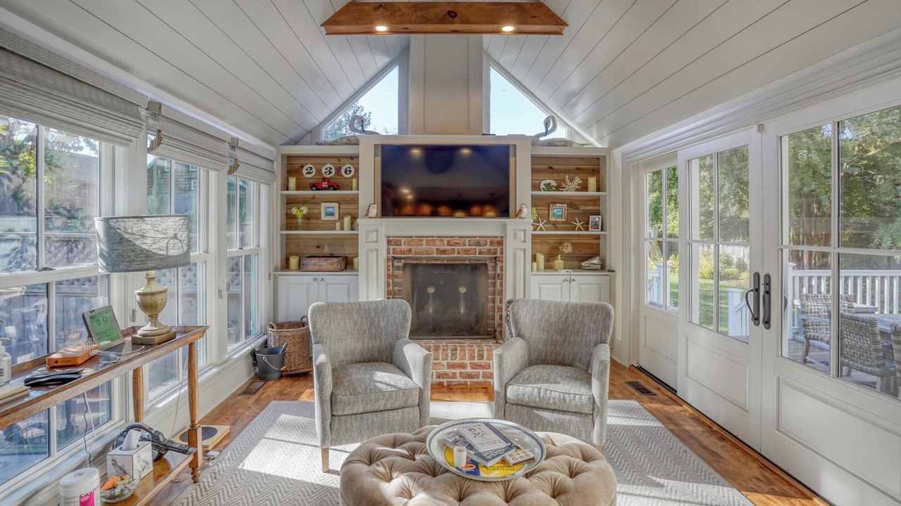 Photo of Livingroom in Historic District