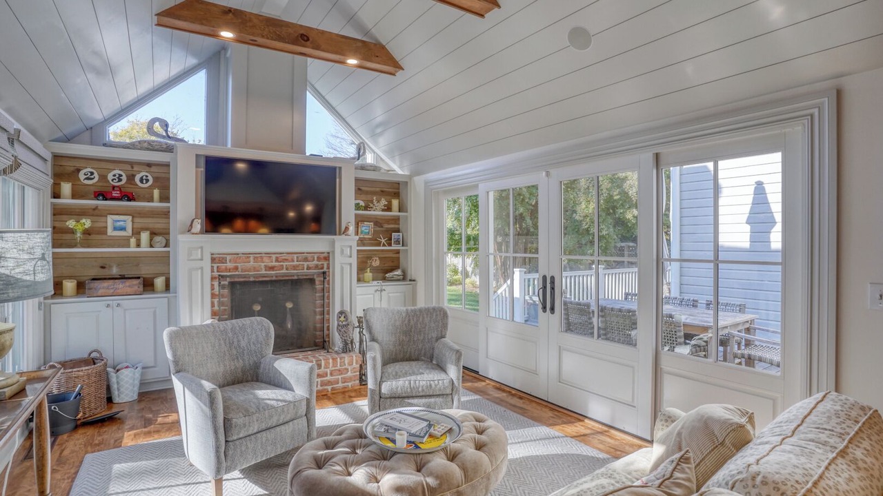 Photo of Livingroom in Historic District
