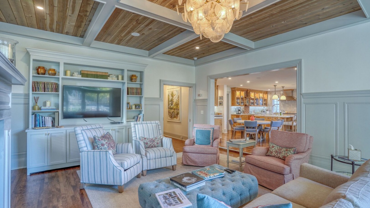Photo of Livingroom in Historic District