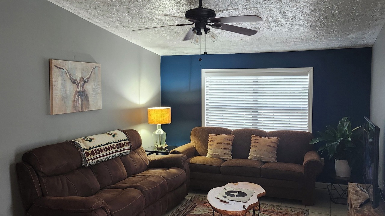 Photo of Livingroom in Ashley Oaks
