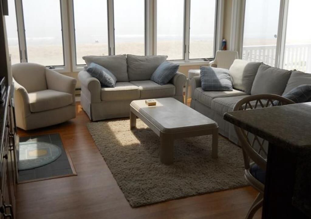 Photo of Livingroom in Harvey Cedars