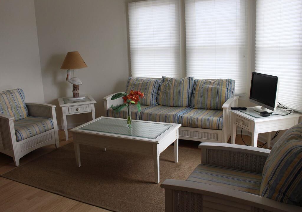 Photo of Livingroom in Beach Haven Gardens