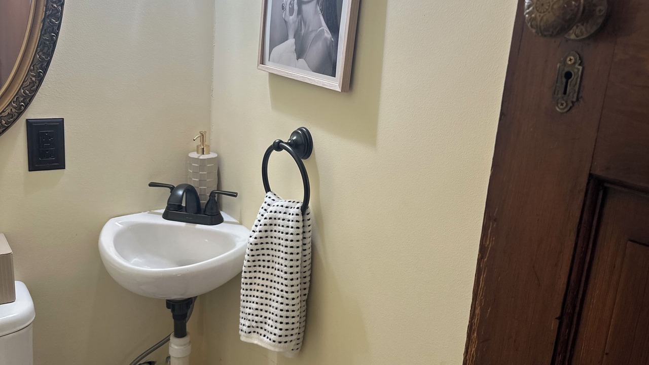 Photo of Bathroom in Maysville