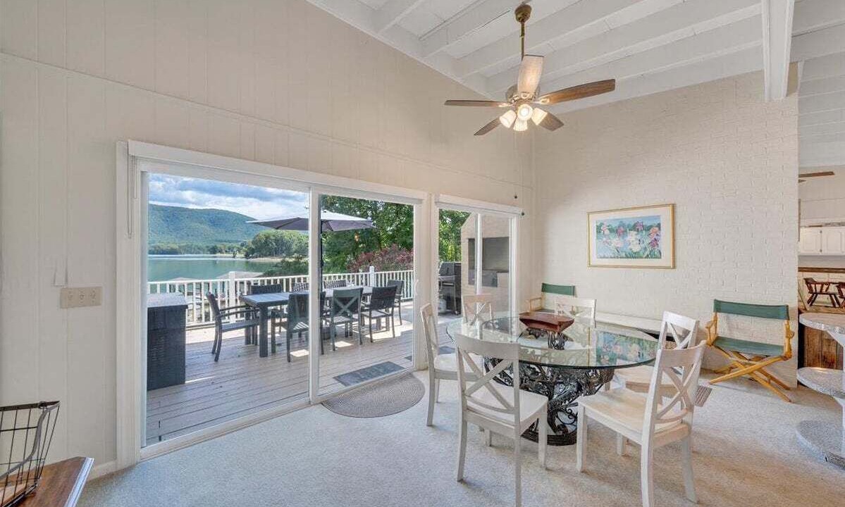 Photo of Others in Smith Mountain Lake