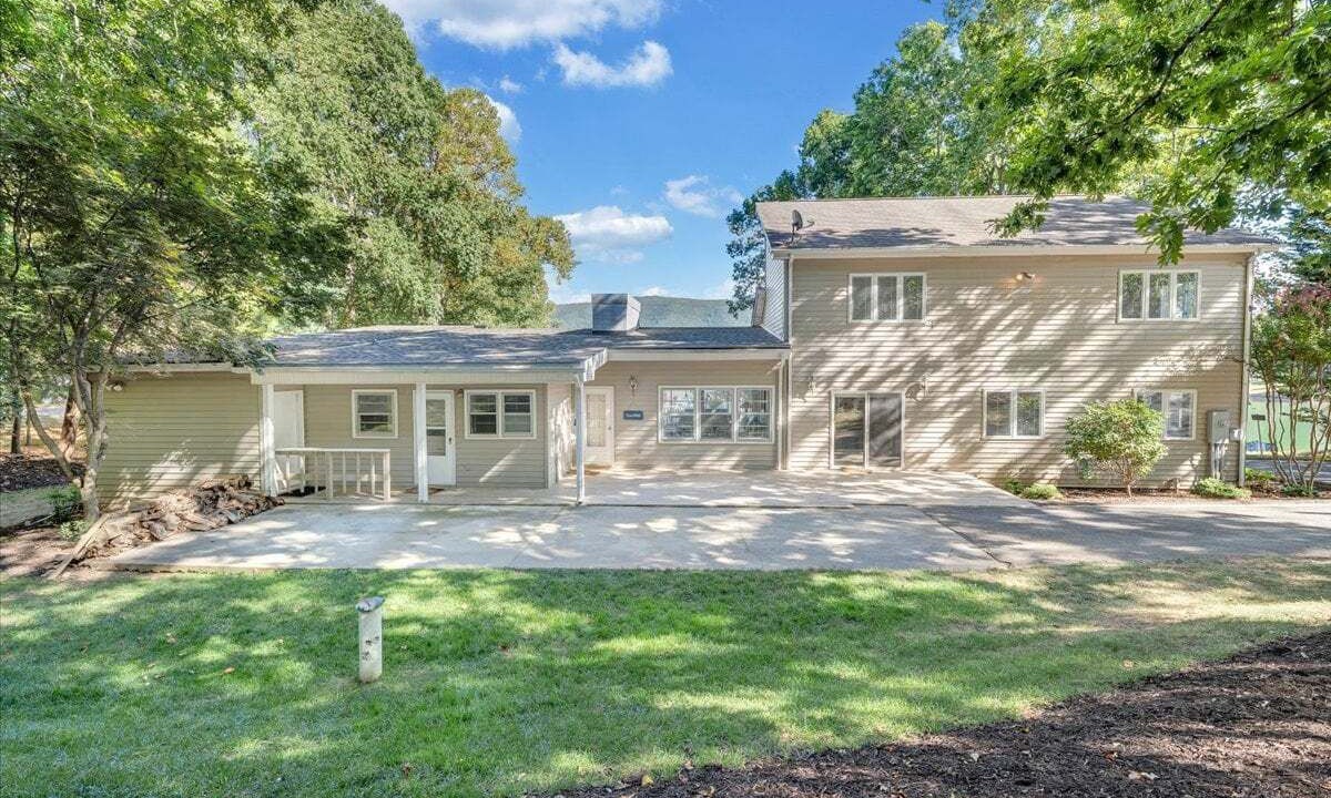 Photo of Outdoor in Smith Mountain Lake