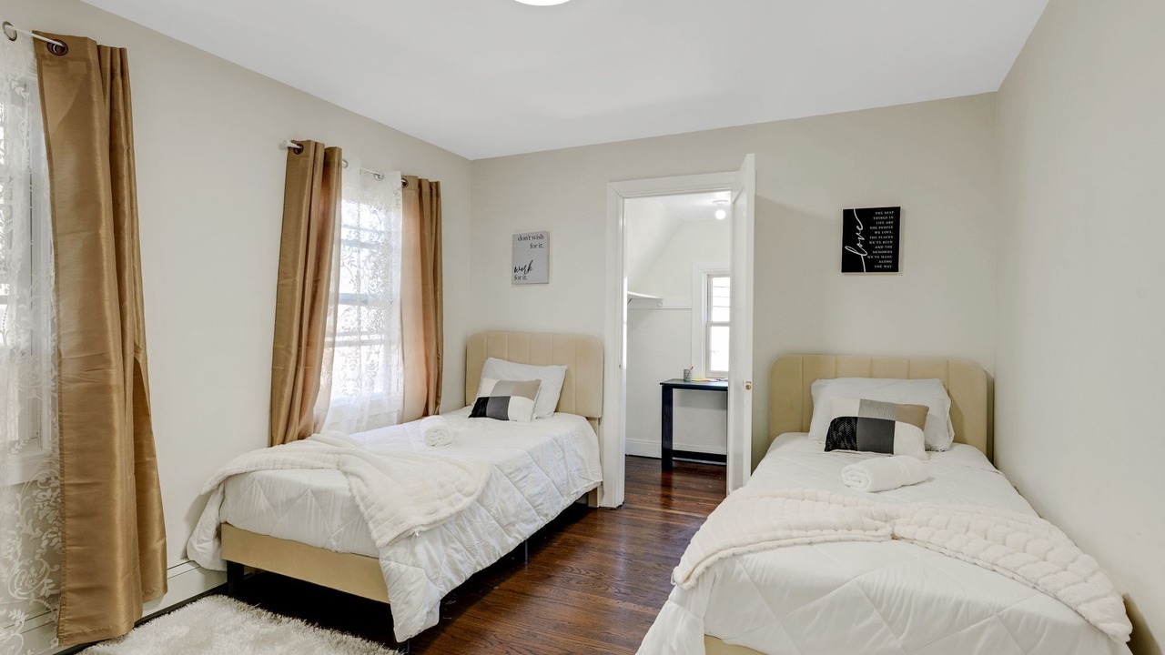 Photo of Bedroom in Weequahic
