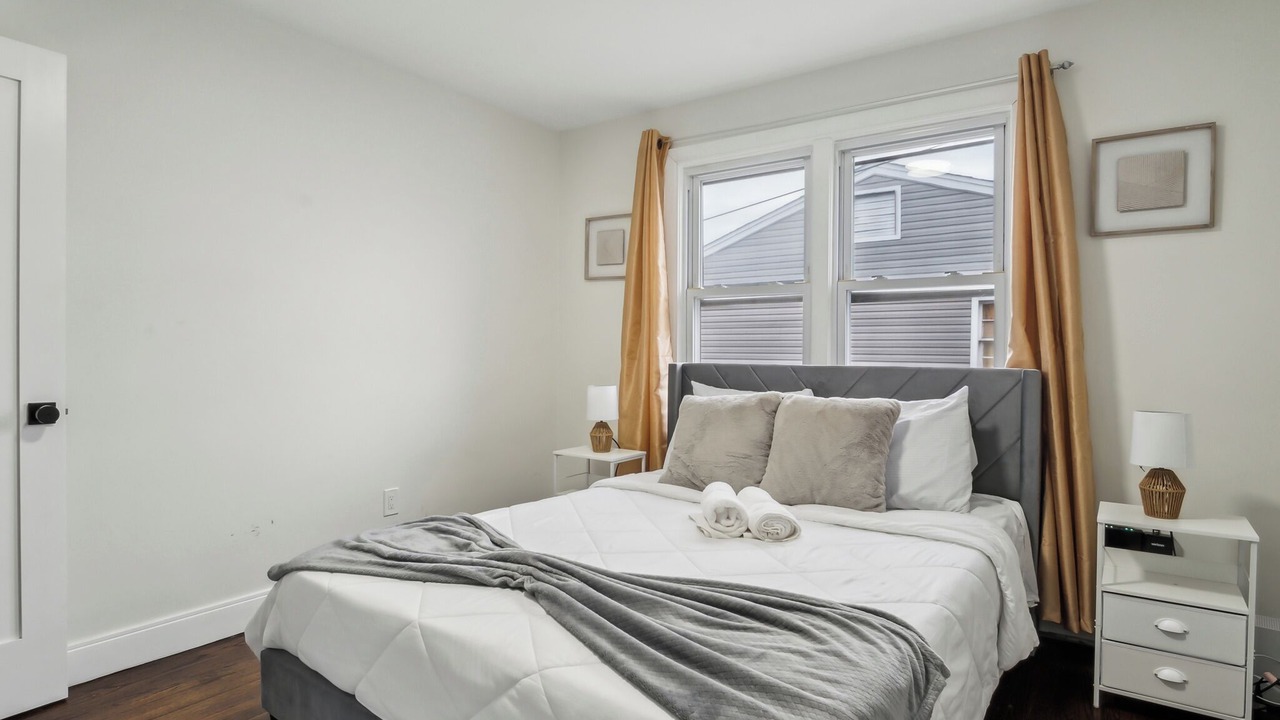 Photo of Bedroom in Weequahic