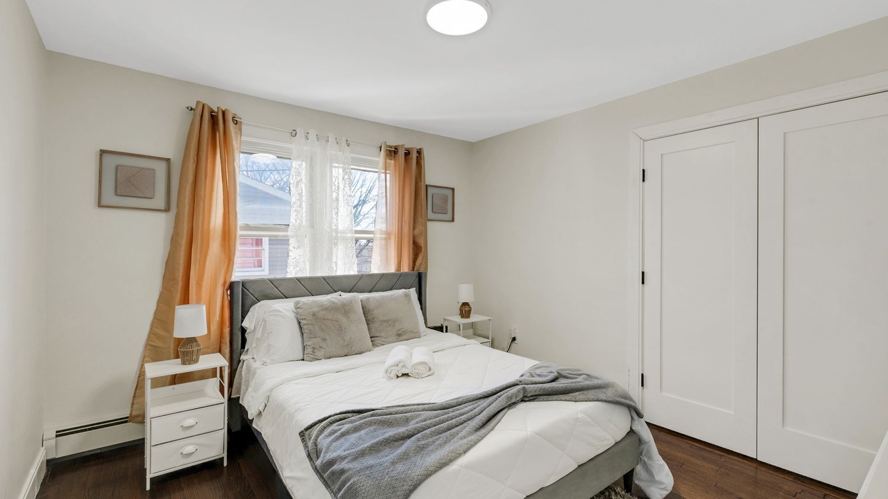 Photo of Bedroom in Weequahic
