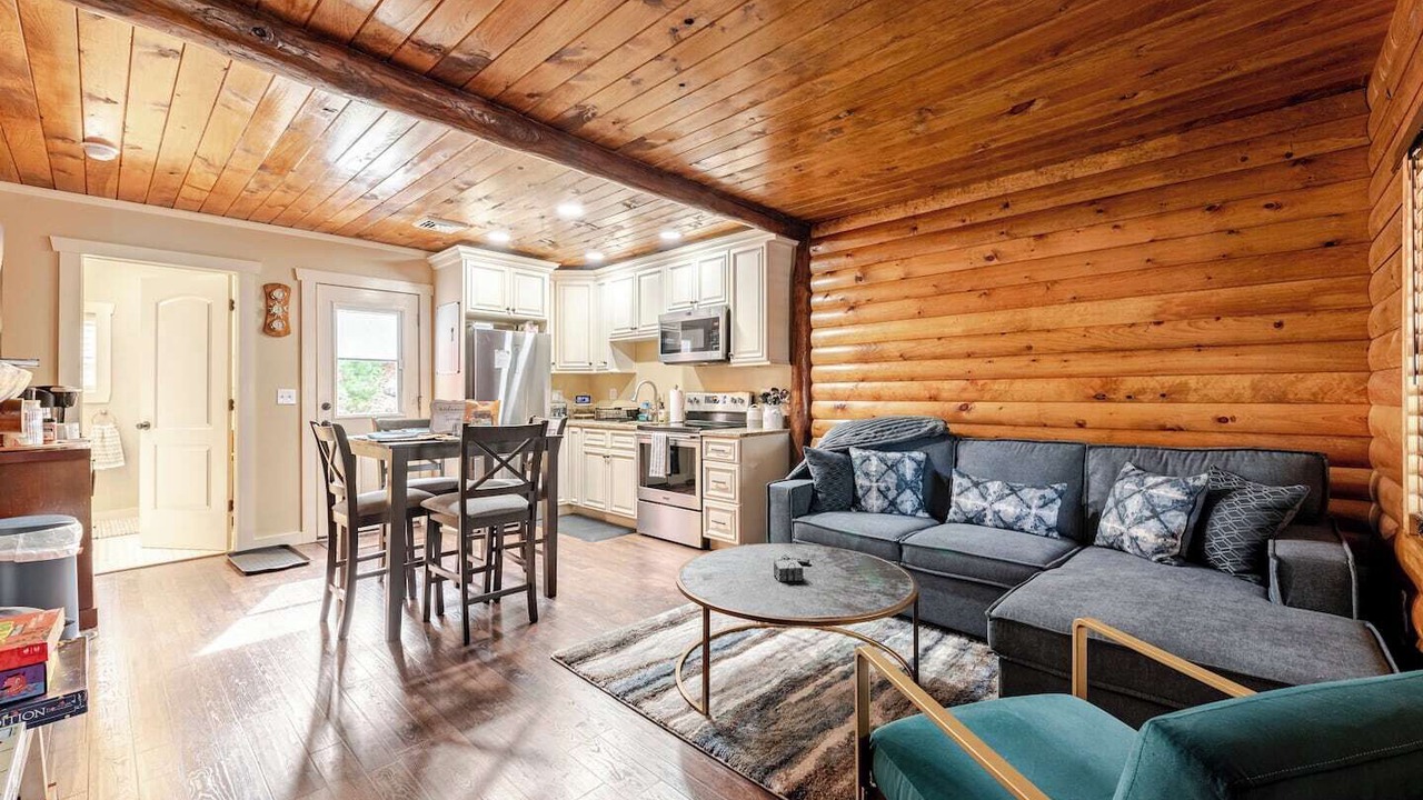 Photo of Livingroom in White Mills