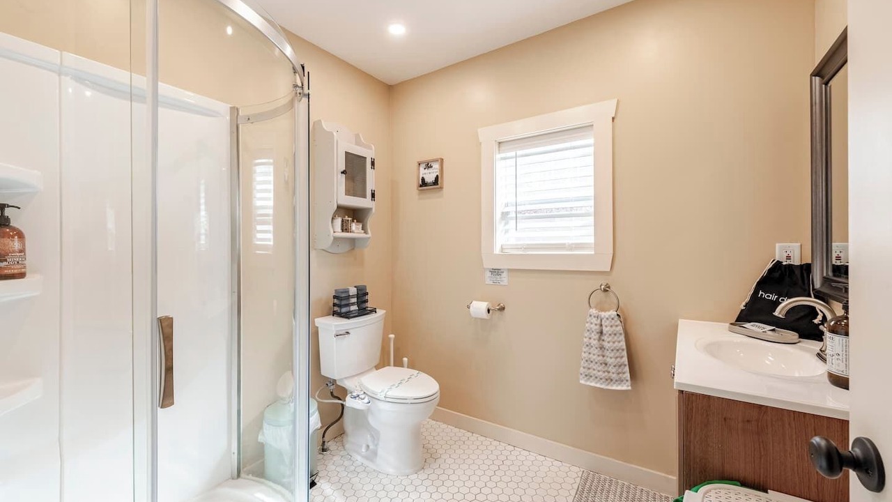 Photo of Bathroom in White Mills