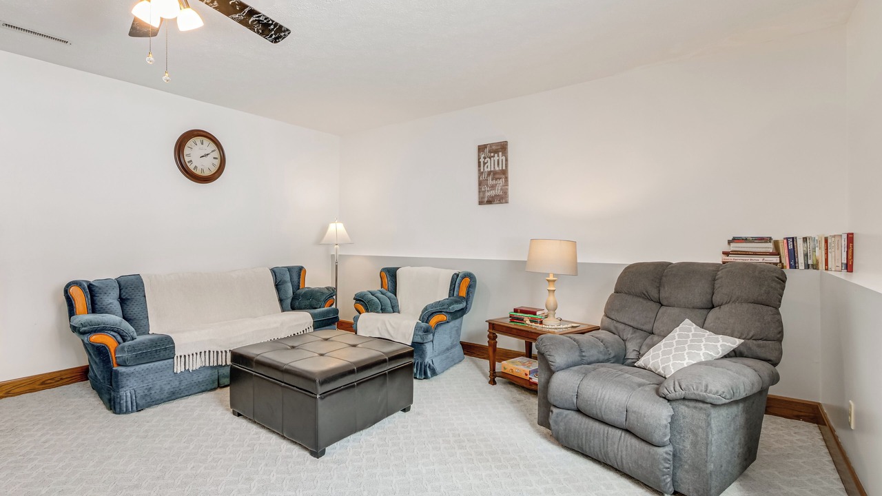 Photo of Livingroom in Sugarcreek
