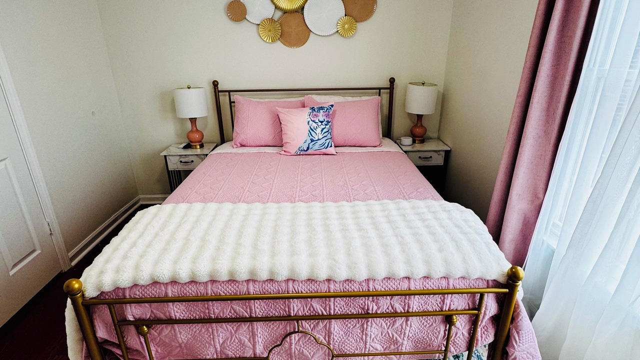 Photo of Bedroom in University District