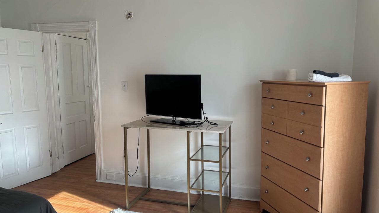 Photo of Bedroom in Olney-Oak Lane