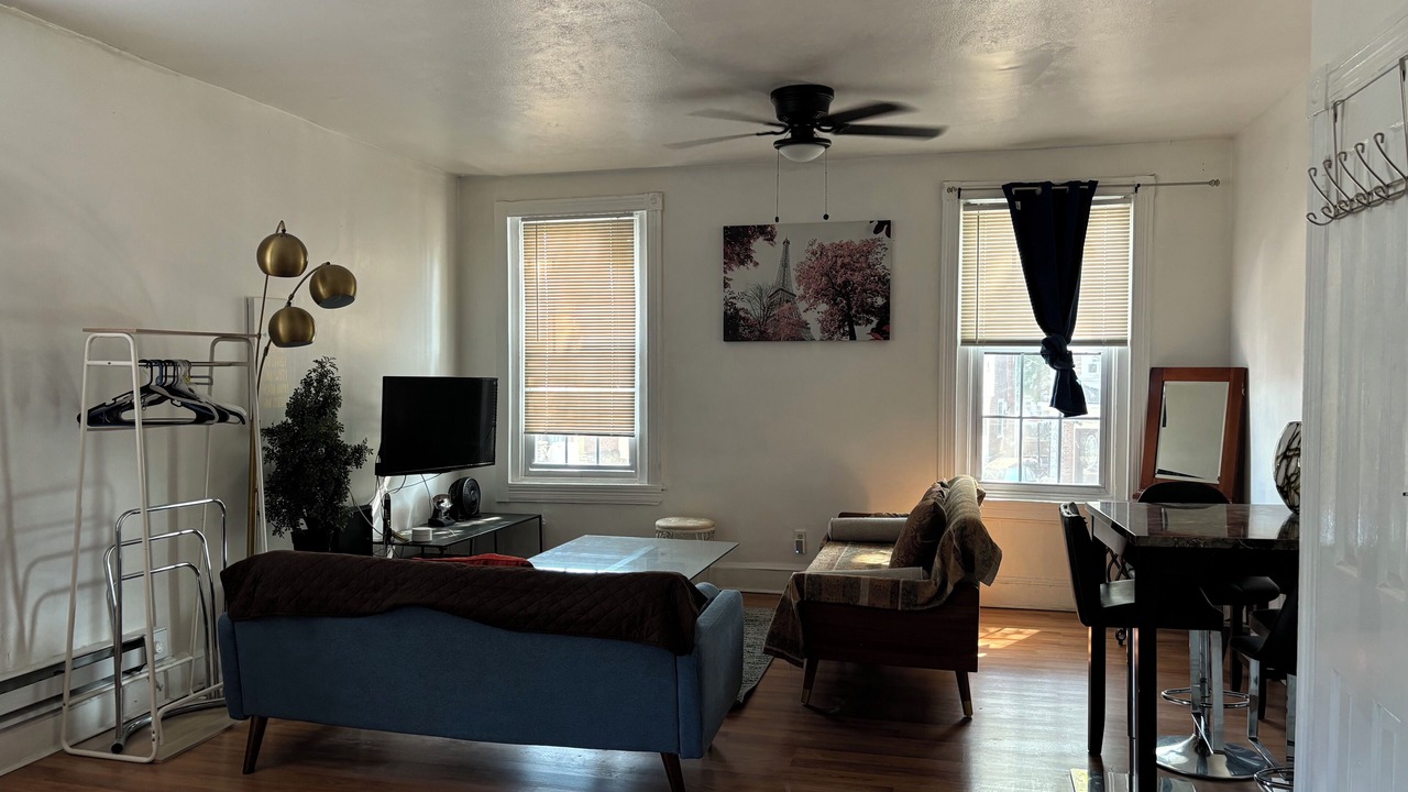 Photo of Livingroom in Olney-Oak Lane