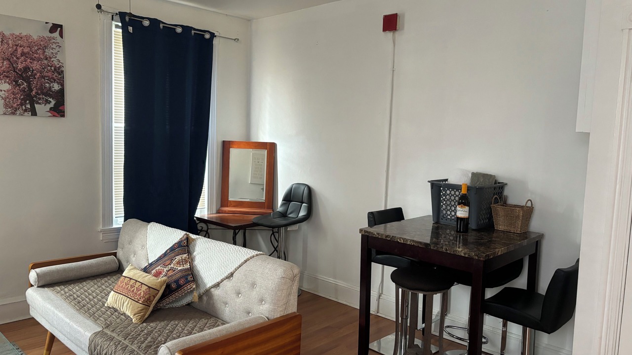 Photo of Livingroom in Olney-Oak Lane