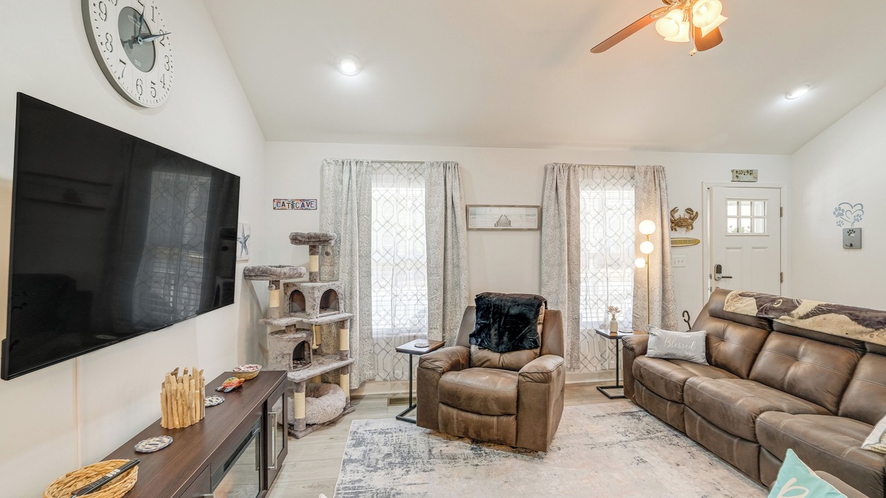Photo of Livingroom in Issue