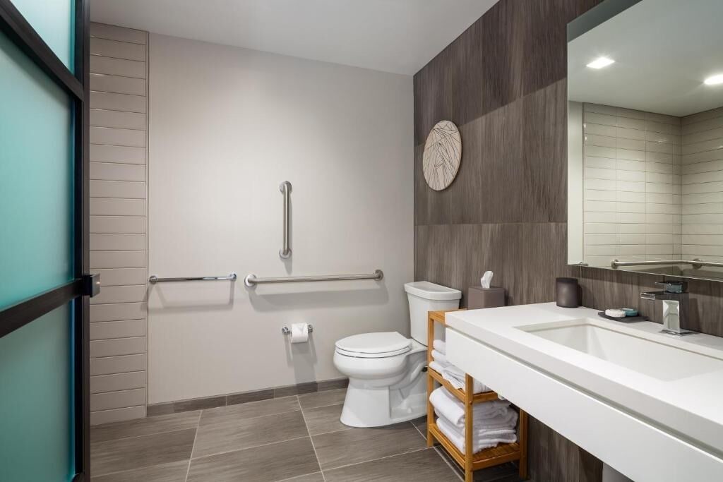 Photo of Bathroom in Logan Square