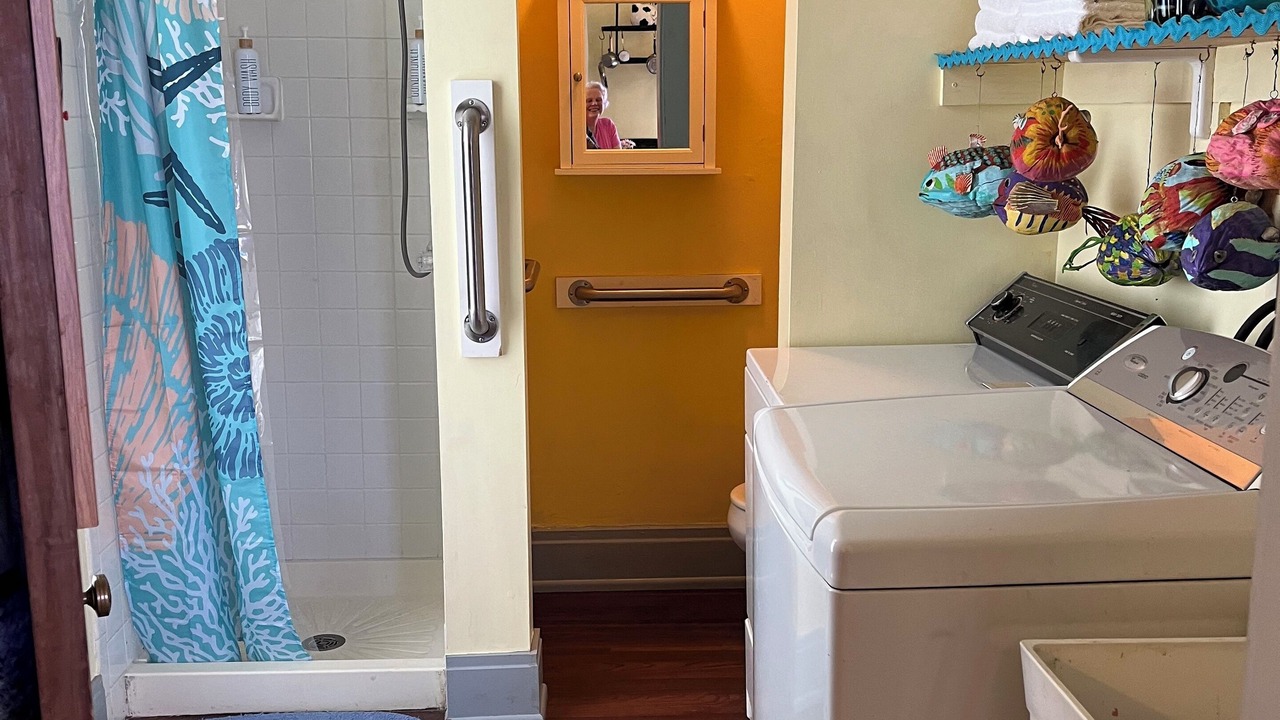 Photo of Bathroom in Lindenwald
