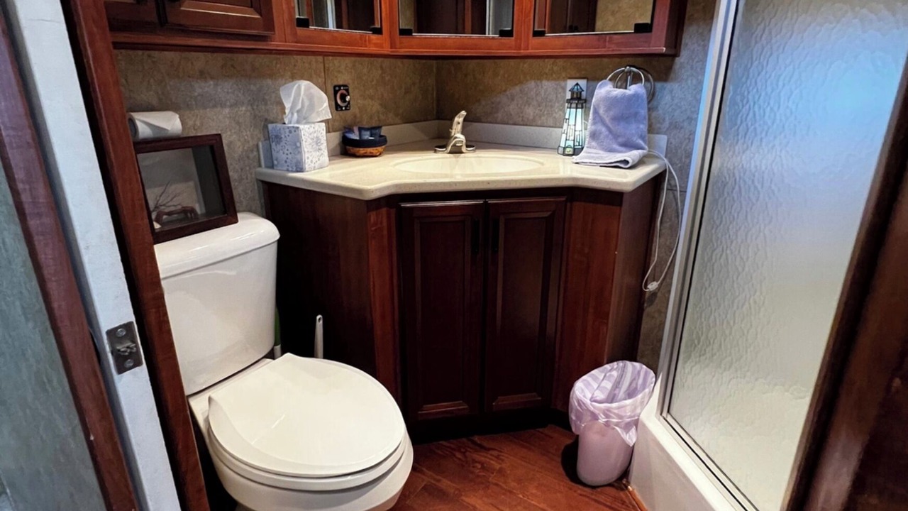 Photo of Bathroom in Oak Harbor