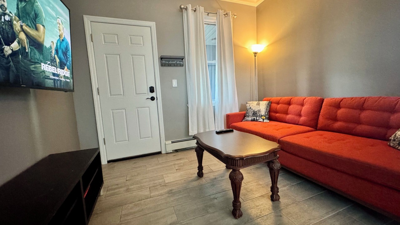 Photo of Livingroom in Ampere
