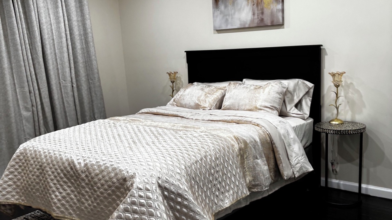 Photo of Bedroom in Bowleys Quarters