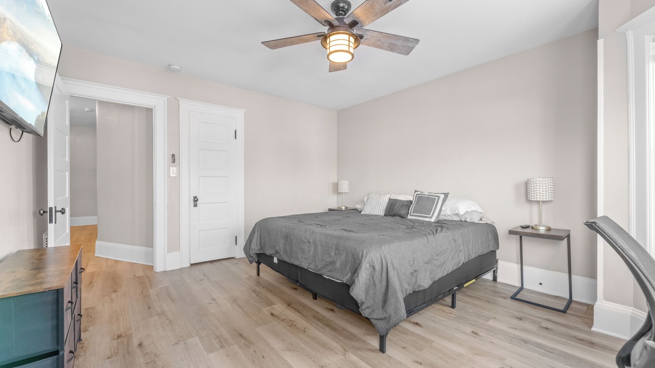 Photo of Bedroom in Detroit - Shoreway