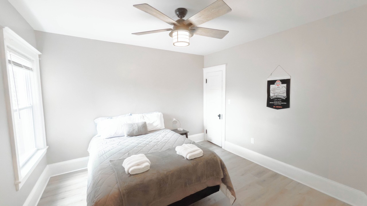 Photo of Bedroom in Detroit - Shoreway