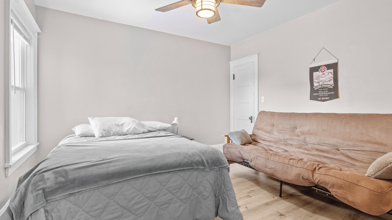 Photo of Bedroom in Detroit - Shoreway