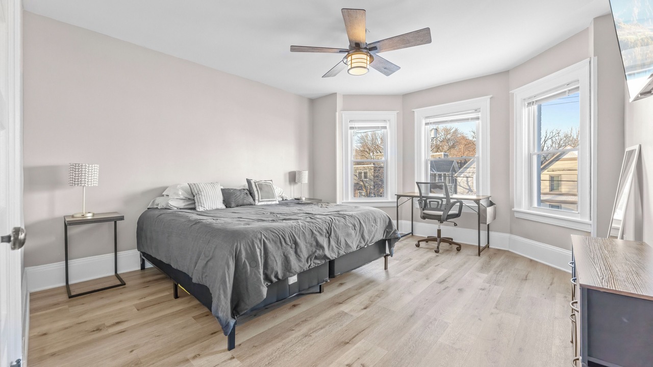 Photo of Bedroom in Detroit - Shoreway