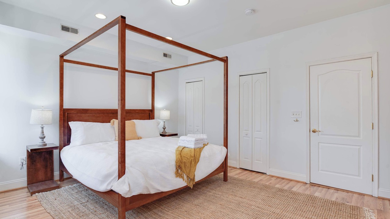 Photo of Bedroom in Bloomingdale