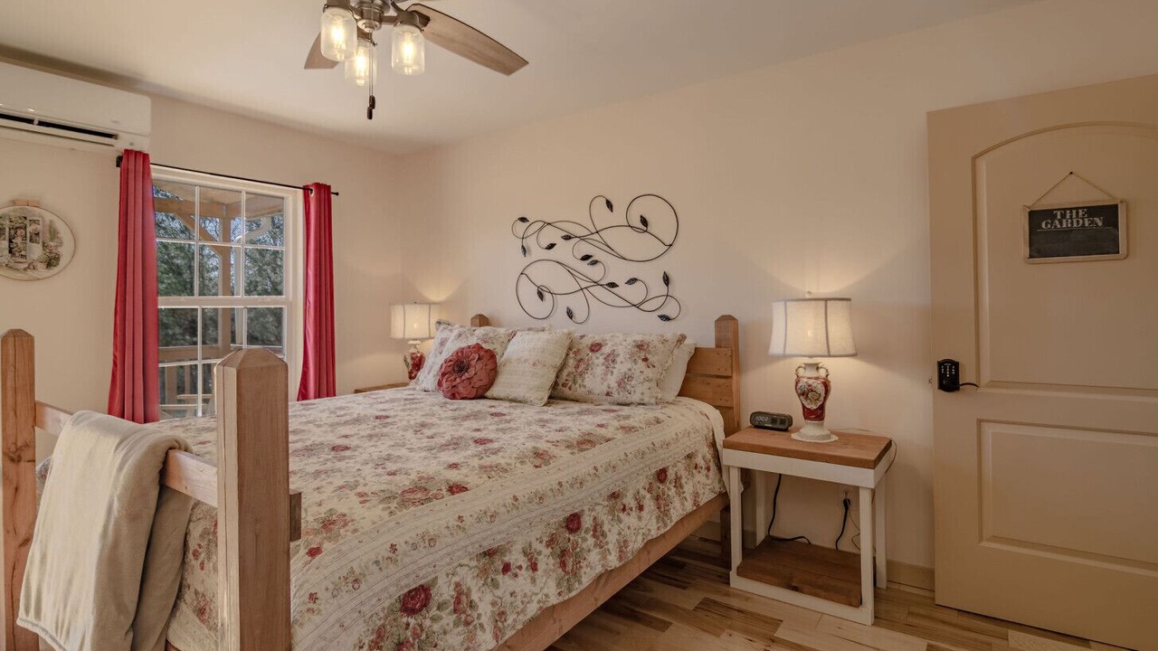 Photo of Bedroom in Whitley City