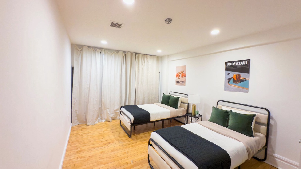 Photo of Bedroom in Downtown Newark