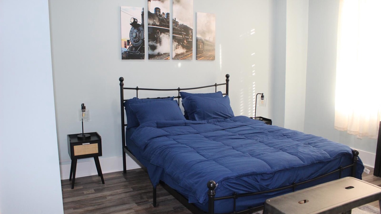 Photo of Bedroom in Newark