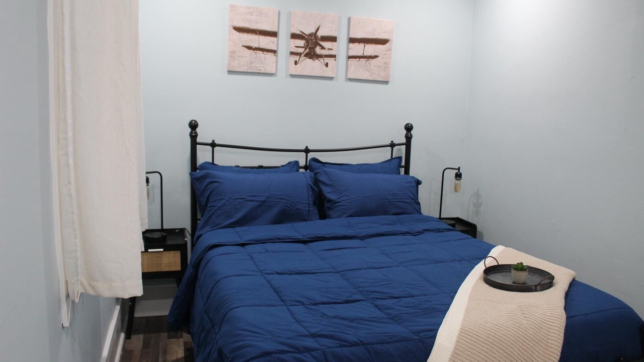 Photo of Bedroom in Newark