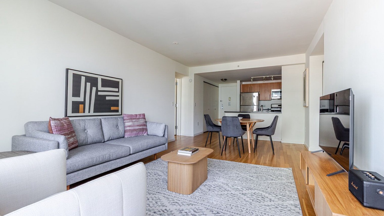 Photo of Livingroom in Hunters Point