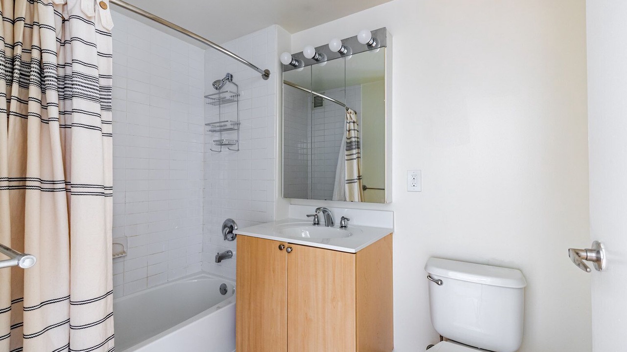 Photo of Bathroom in Hunters Point