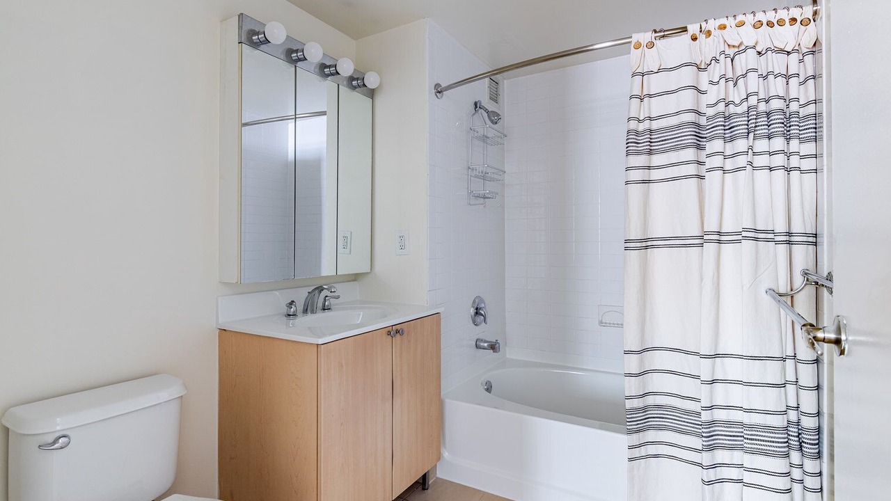 Photo of Bathroom in Hunters Point