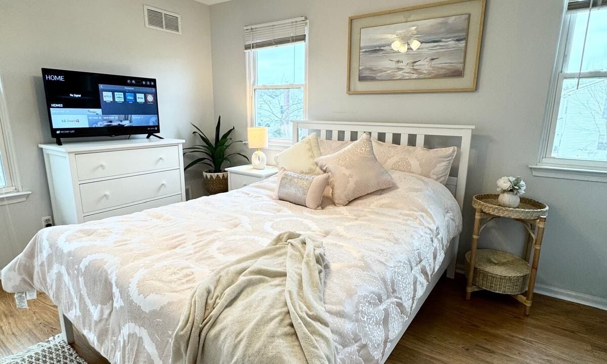 Photo of Bedroom in Newark