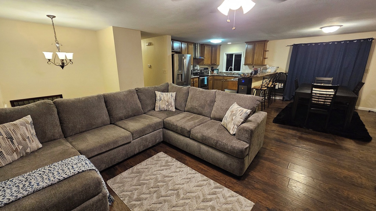 Photo of Livingroom in Howland Corners