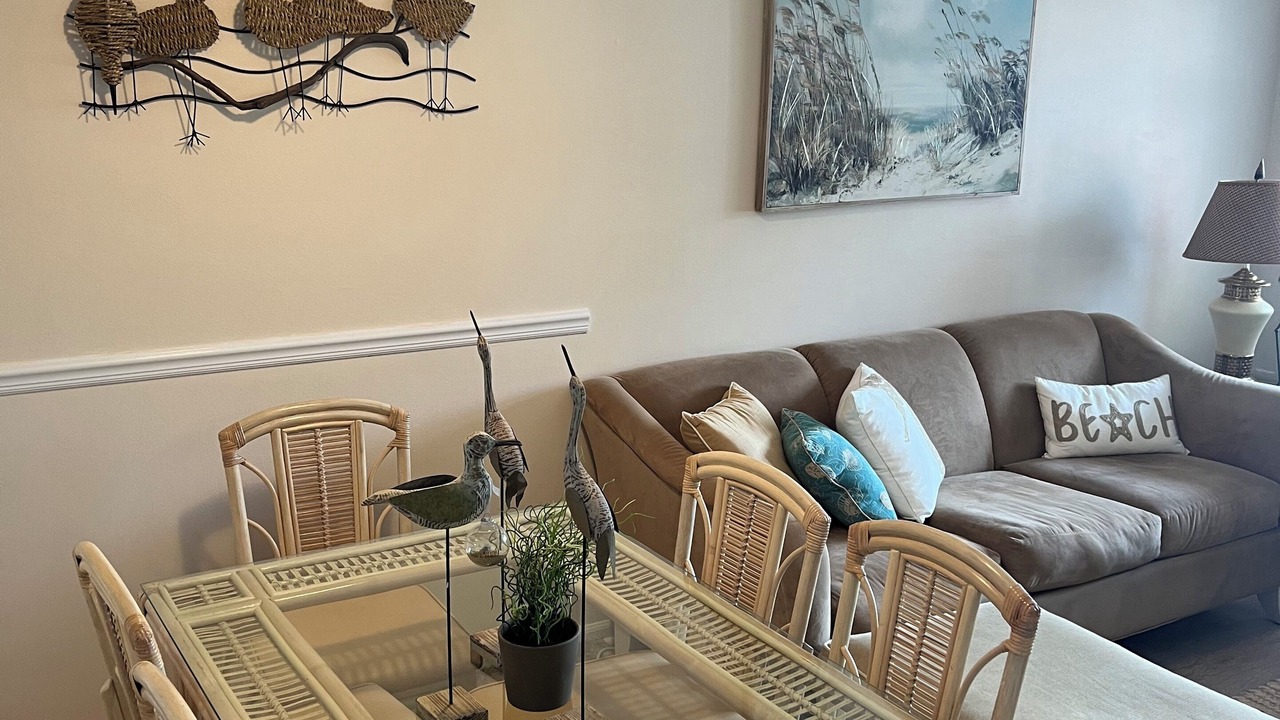 Photo of Livingroom in Admiral Estates